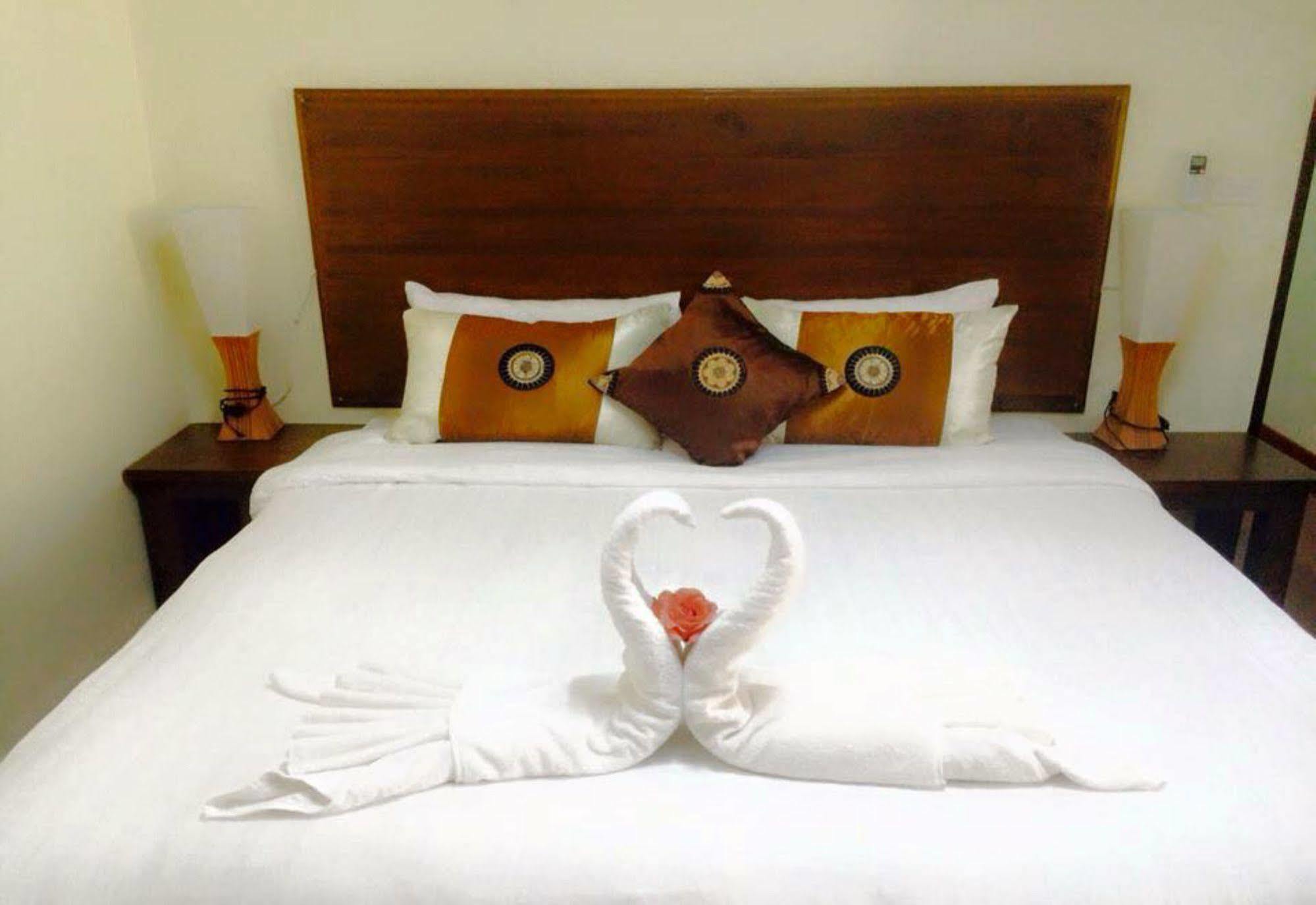 סוקותאי Ruen Narisra Resort מראה חיצוני תמונה