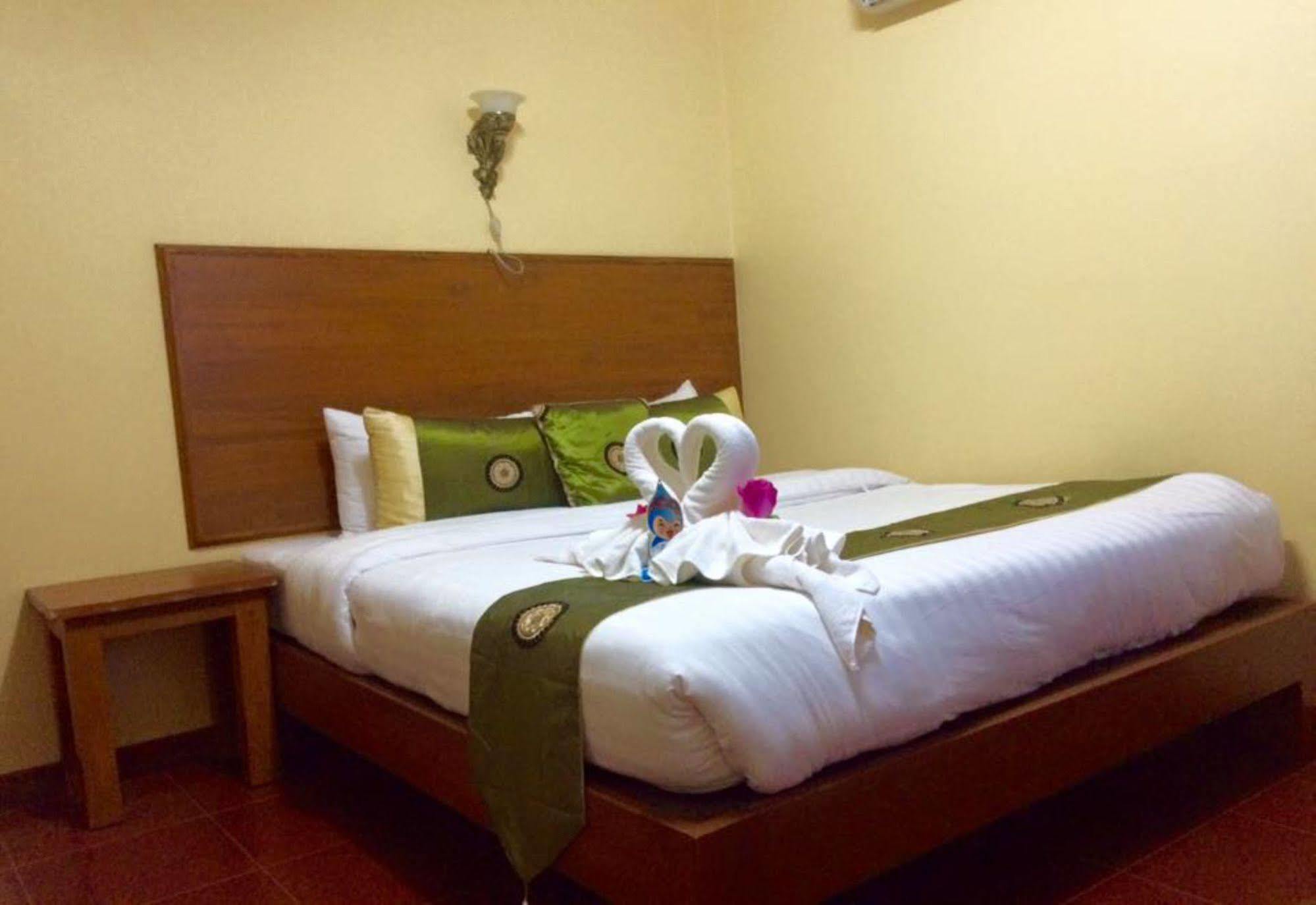 סוקותאי Ruen Narisra Resort מראה חיצוני תמונה