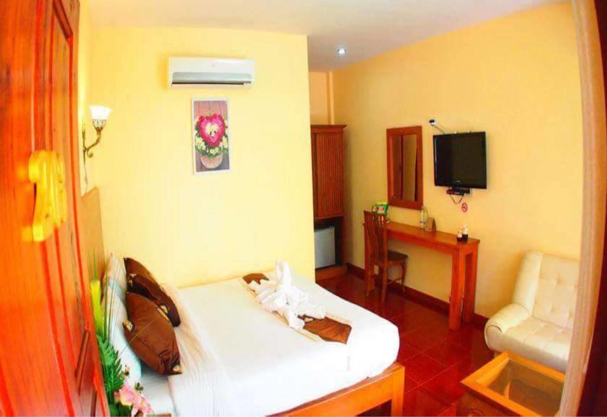 סוקותאי Ruen Narisra Resort מראה חיצוני תמונה